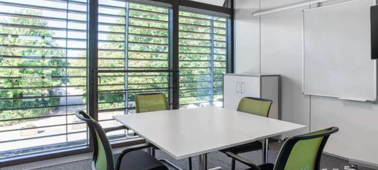 110 Butterfield, Great Marlings - Image 1