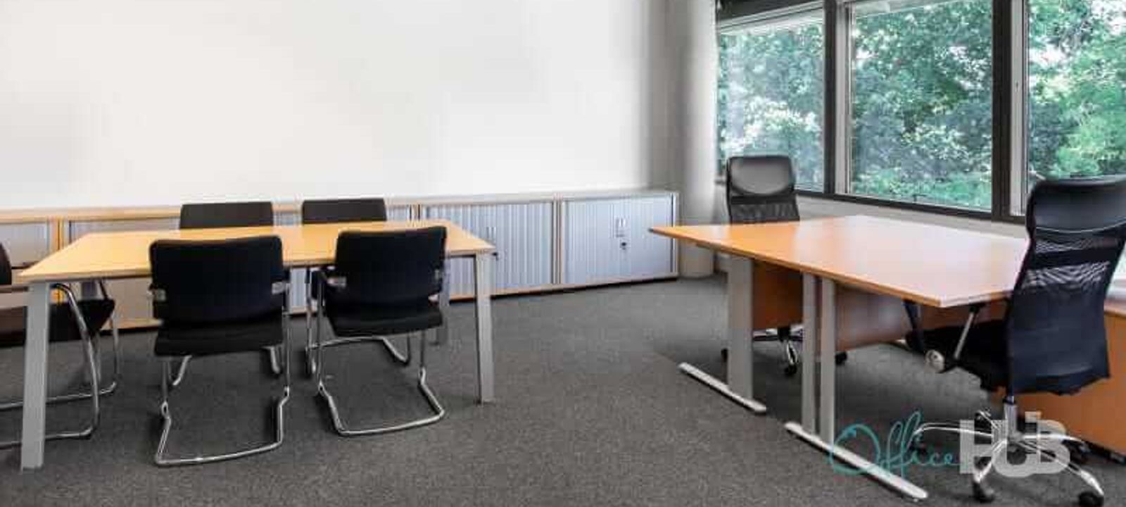 110 Butterfield, Great Marlings - Image 1