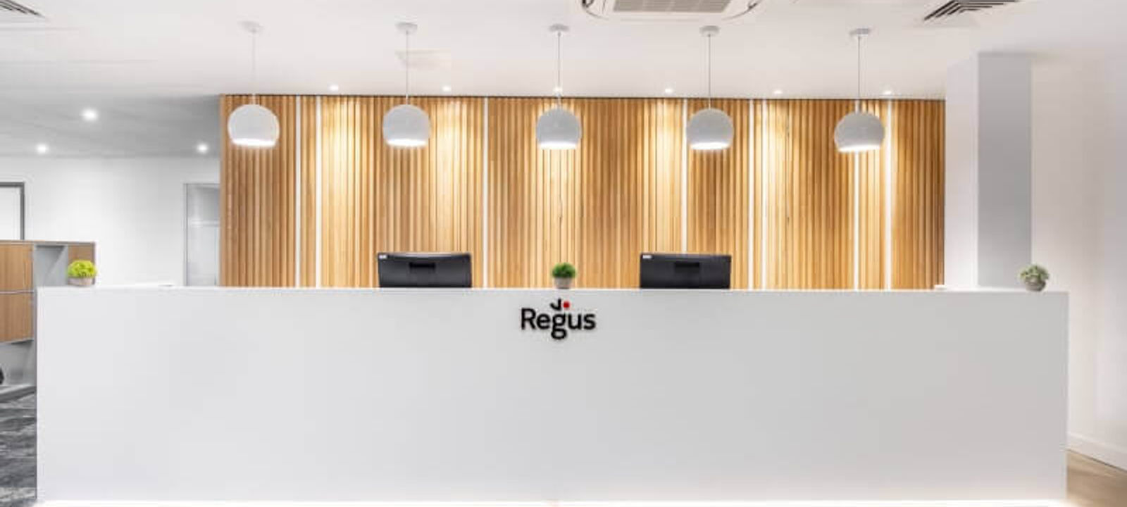 31 Worcester St, Gloucester - Image 1