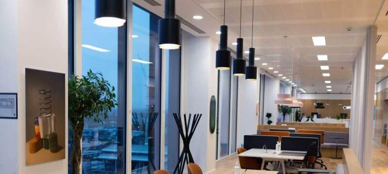 25 Cabot Square, London - Image 1