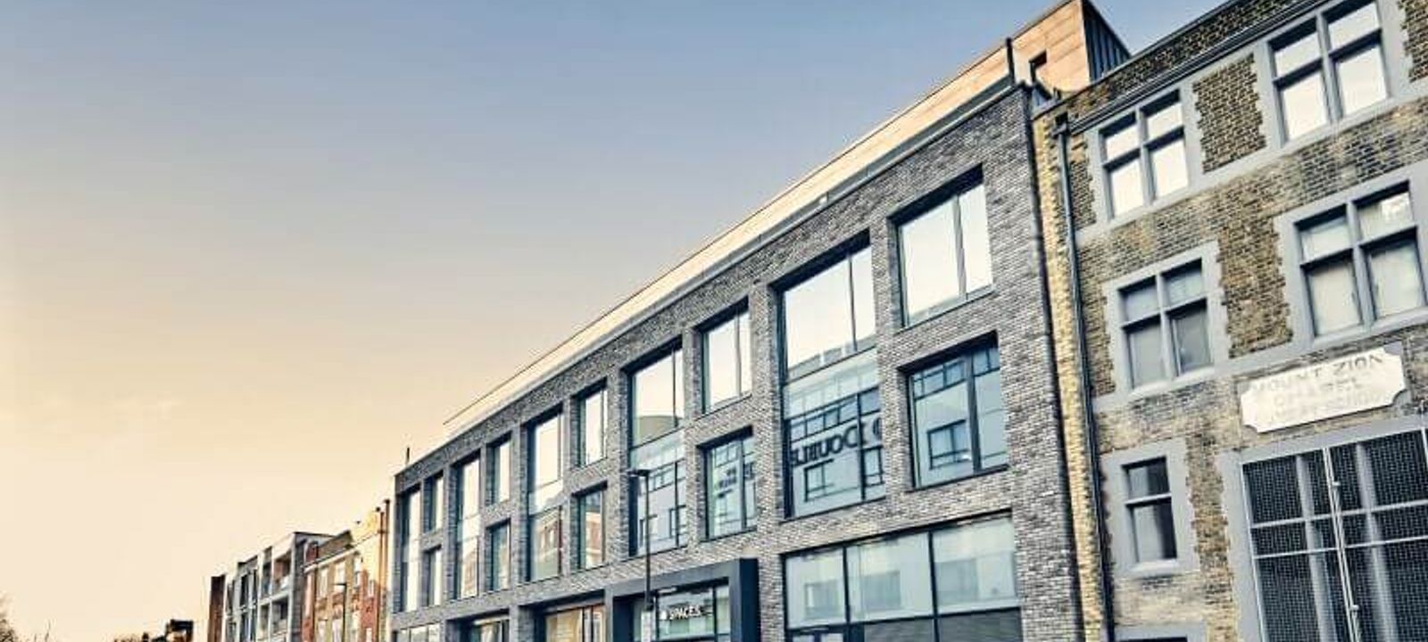 Angel Islington - Image 1