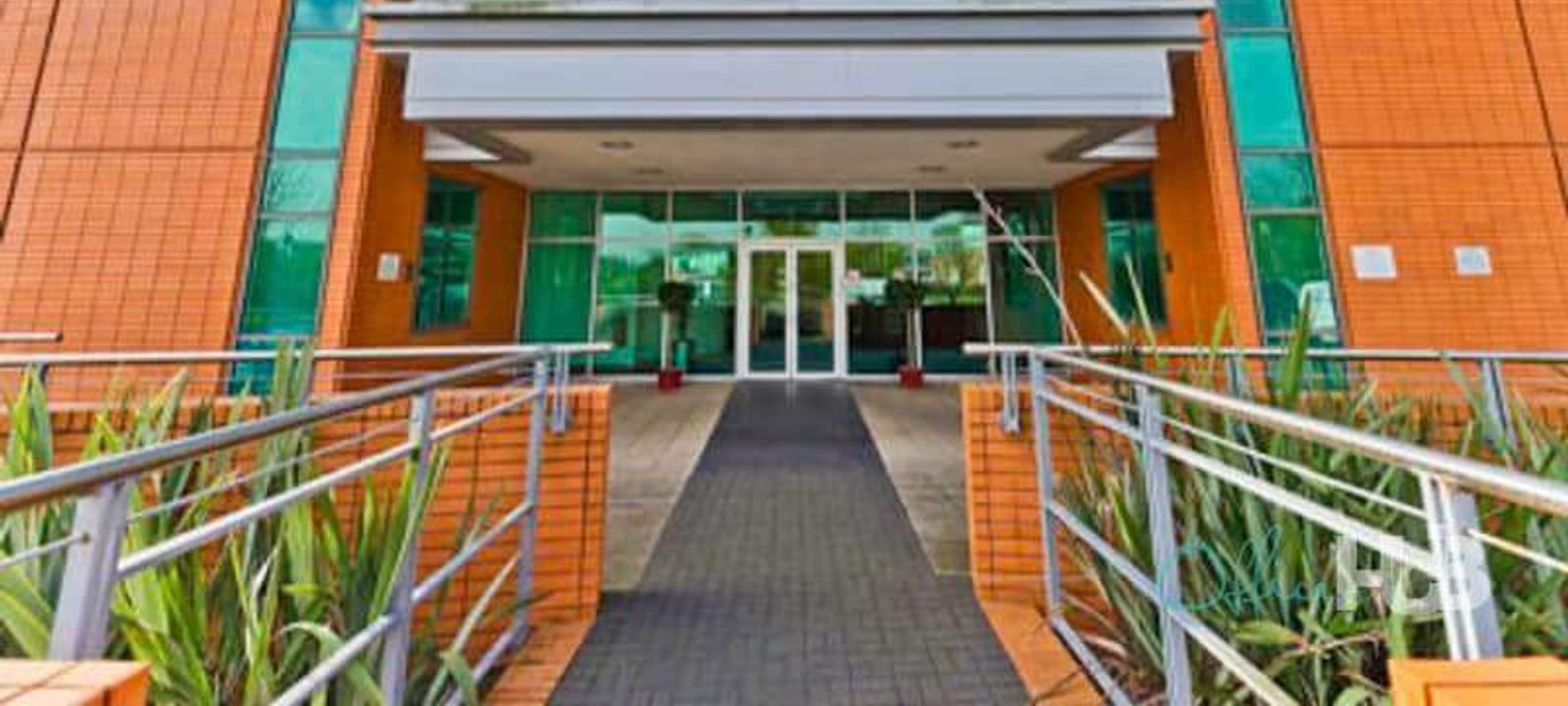 Leeds Thorpe Park - Image 1