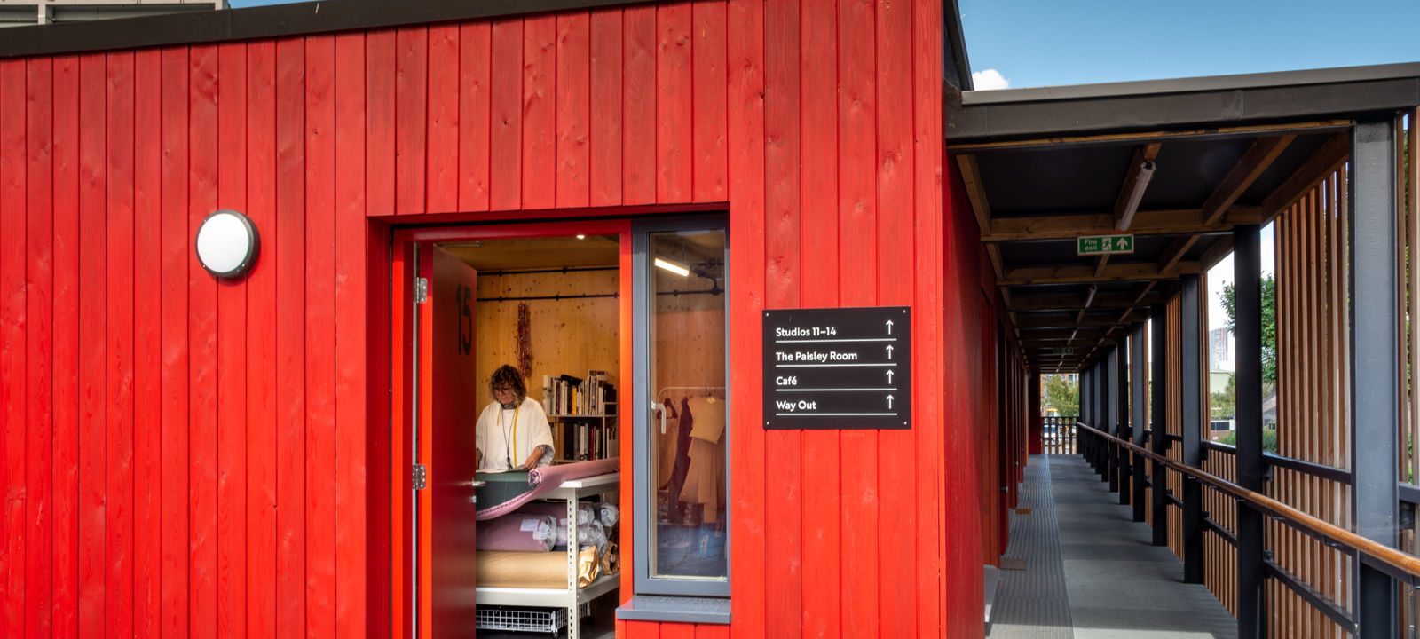 384 Abbott Rd, London - Image 1