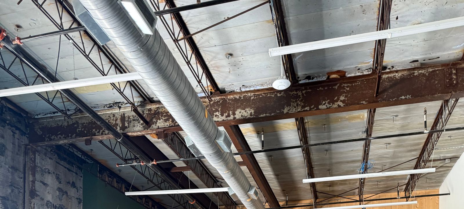 600 South 1st Street, Rogers - Image 1