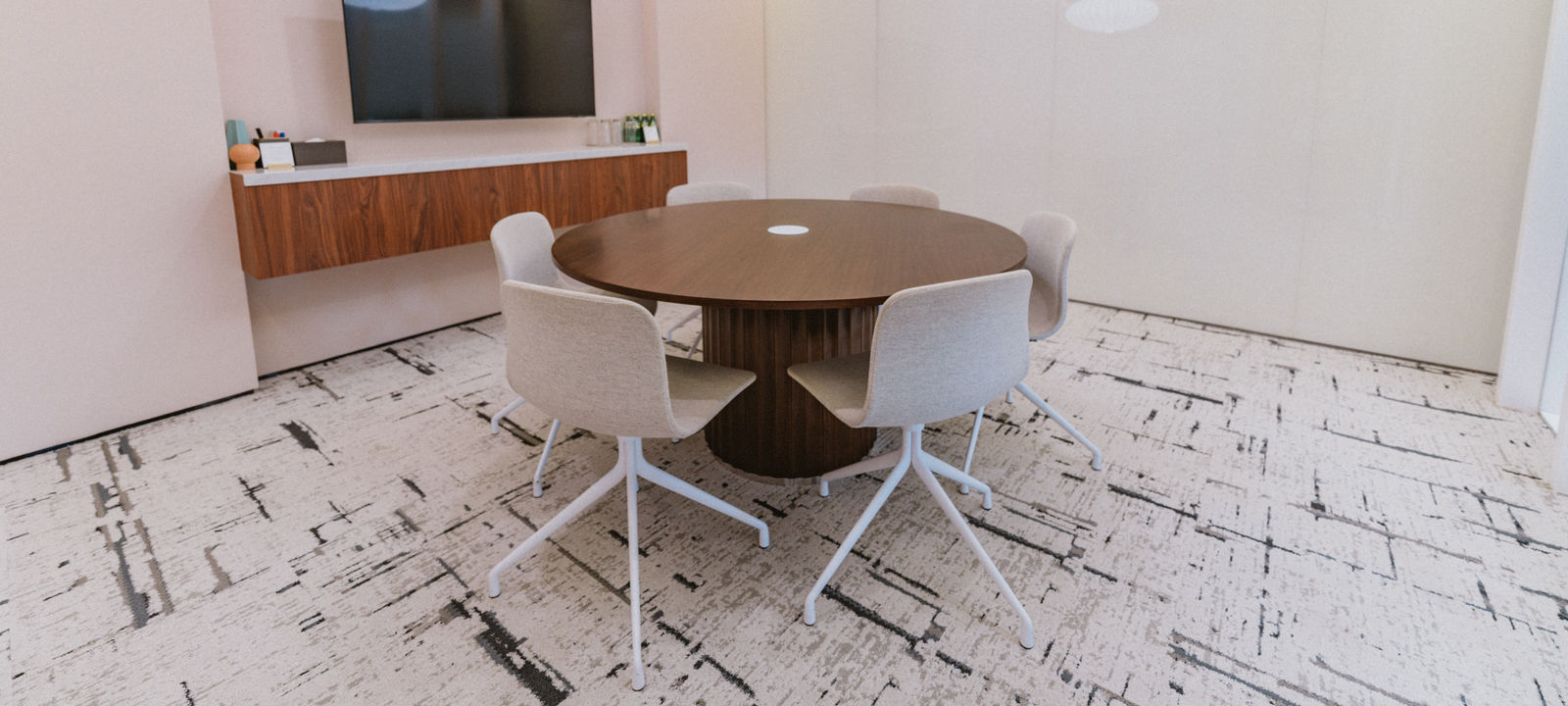 1228 Middle Yan An Road, Jing An - Image 1