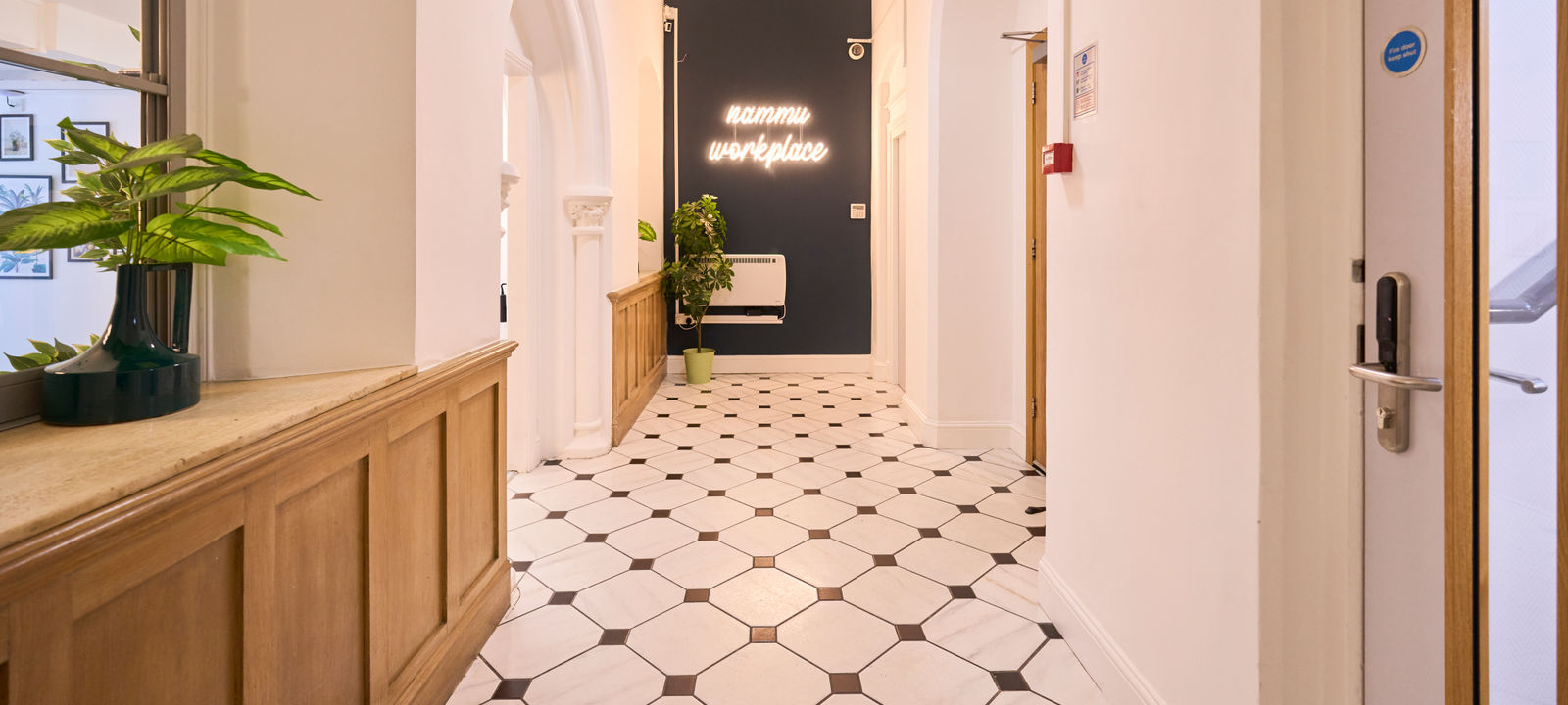 262a Fulham Rd, London - Image 1
