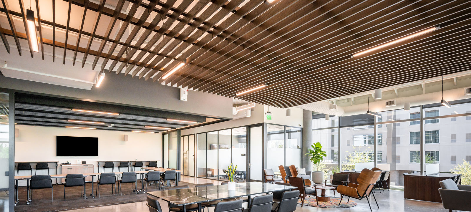 2801 E Camelback Rd, Phoenix - Image 1