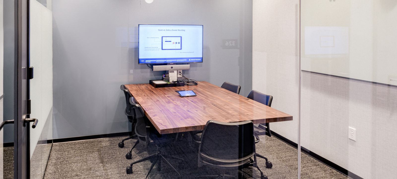 400 University St, Seattle - Image 1