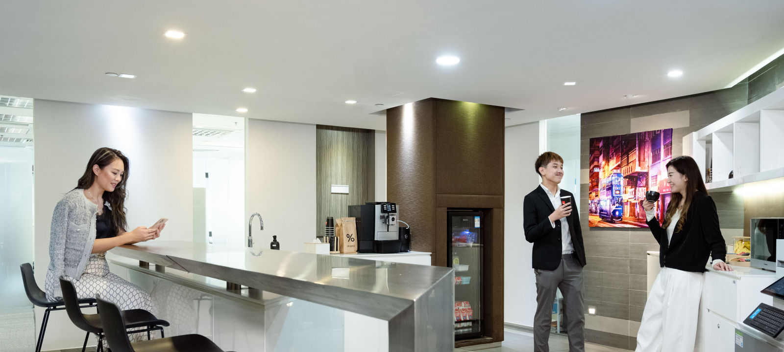 132 Nathan Road, Tsim Sha Tsui - Image 1