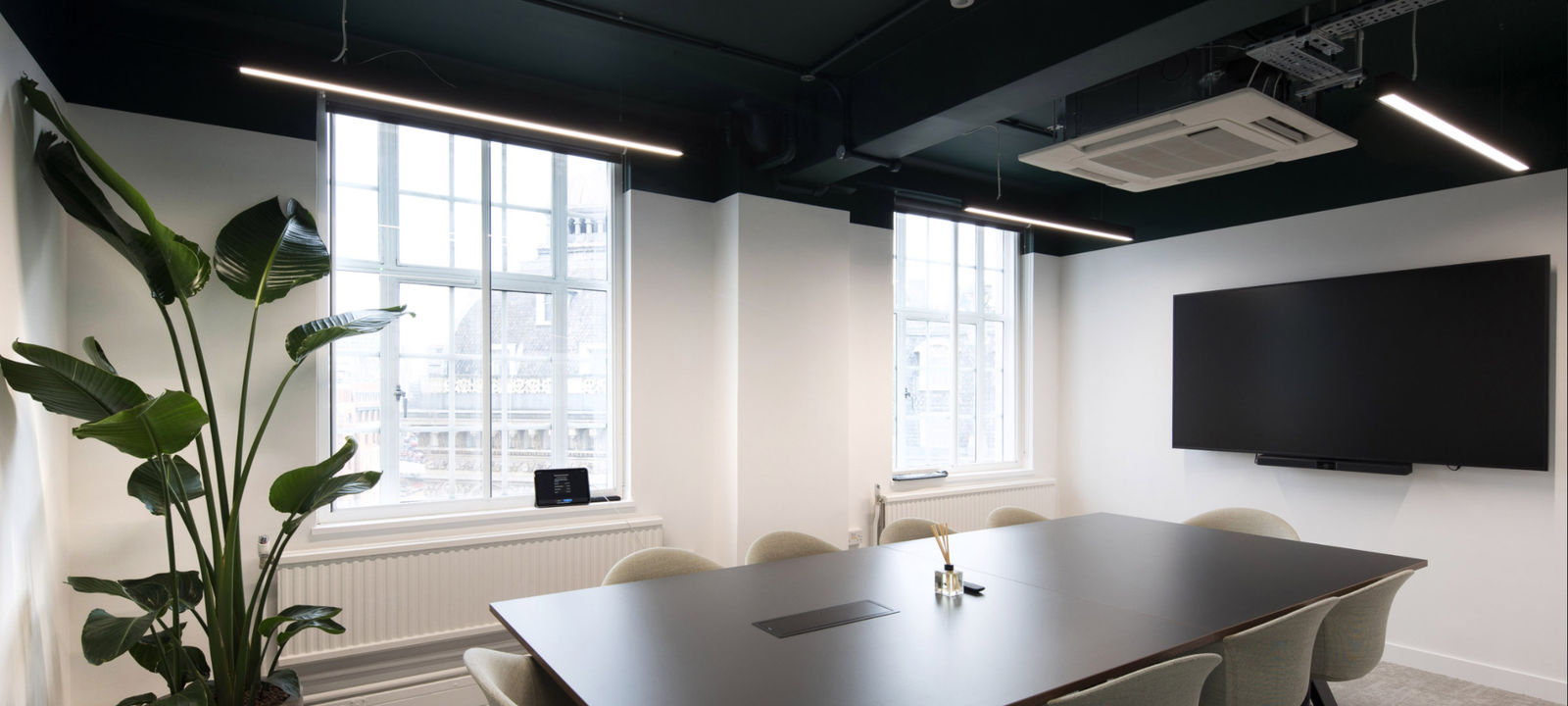 52 Grosvenor Gardens, Greater London - Image 1