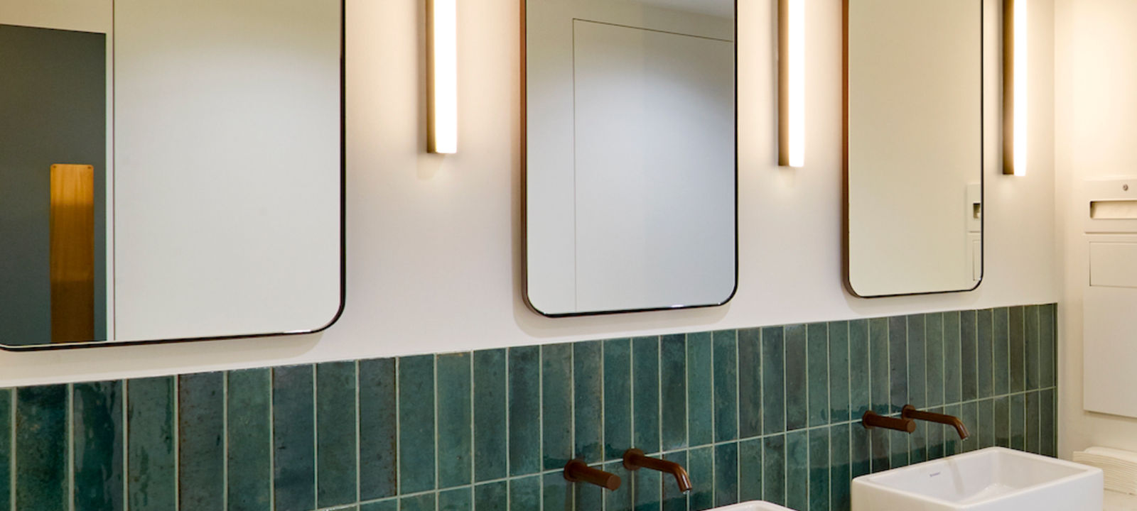 107 Cheapside, St Pauls - Image 1