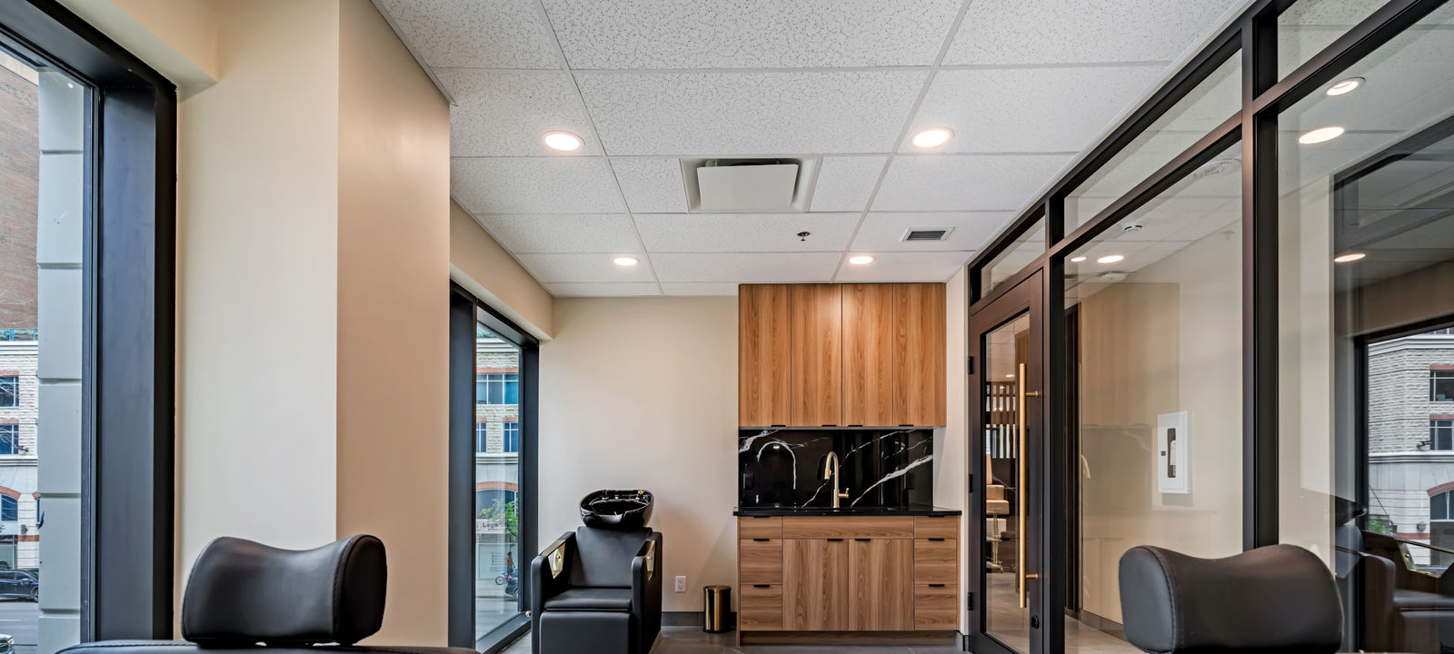 909 5 Ave Sw, Calgary - Image 1