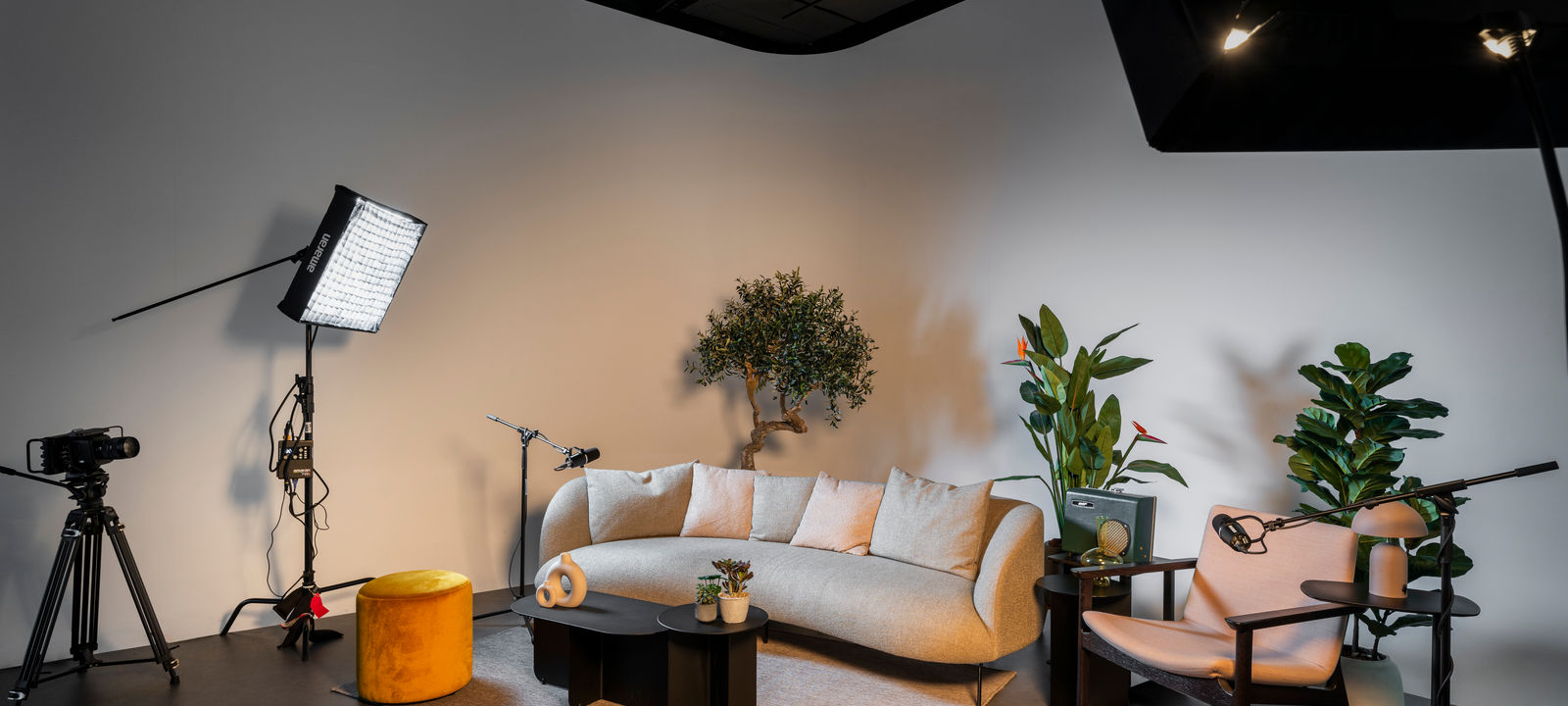 22 Ash Ave, London - Image 1