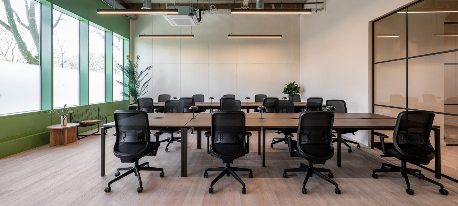 22 Ash Ave, London - Image 1