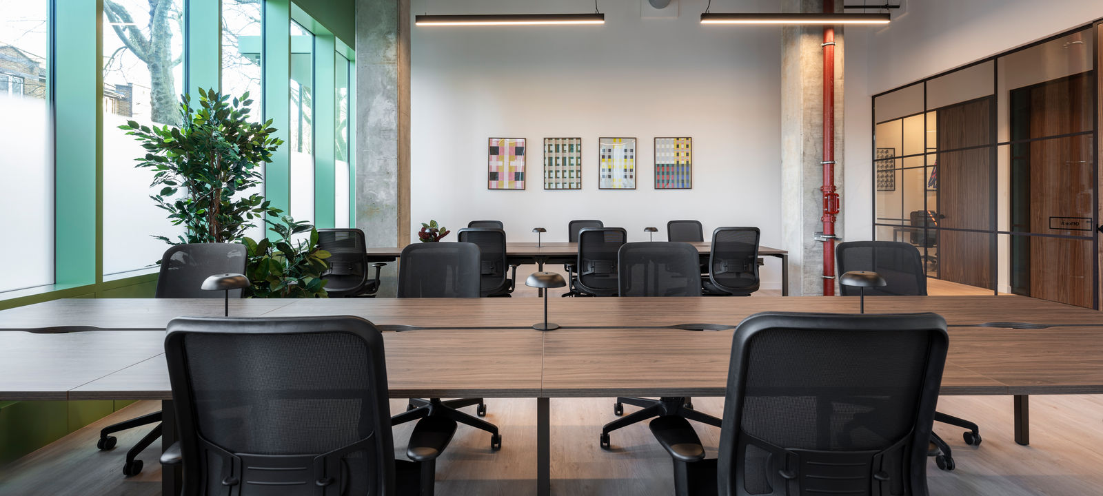 22 Ash Ave, London - Image 1