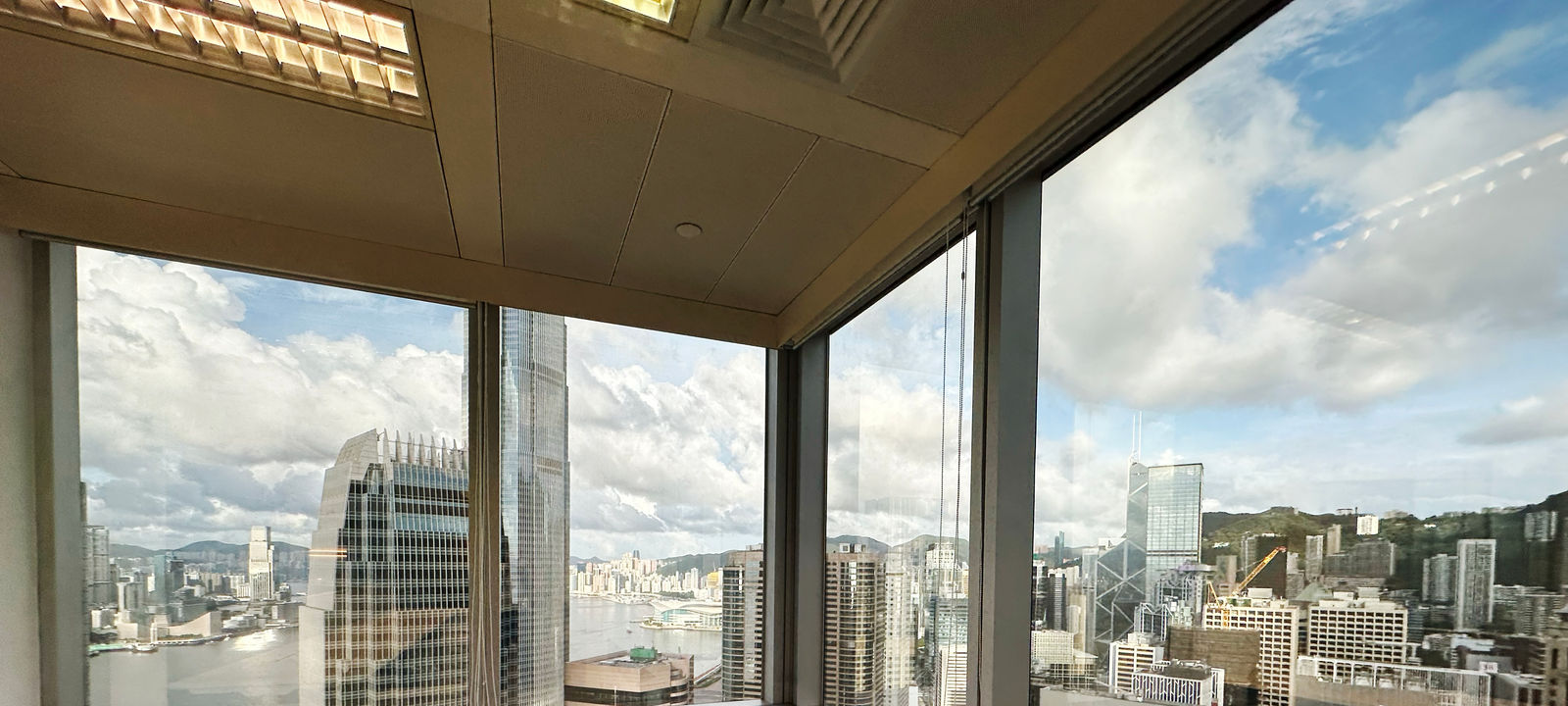 99 Queen's Road Central, Central - Image 1