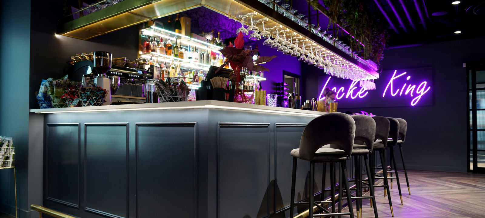 The Heights, Weybridge - Image 1