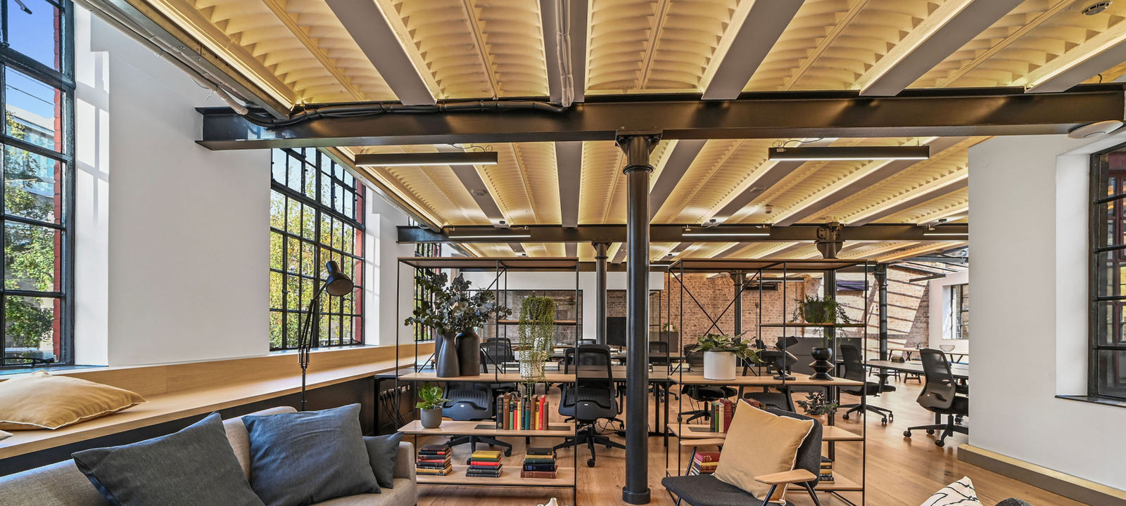 18 East Tenter Street, Aldgate - Image 1