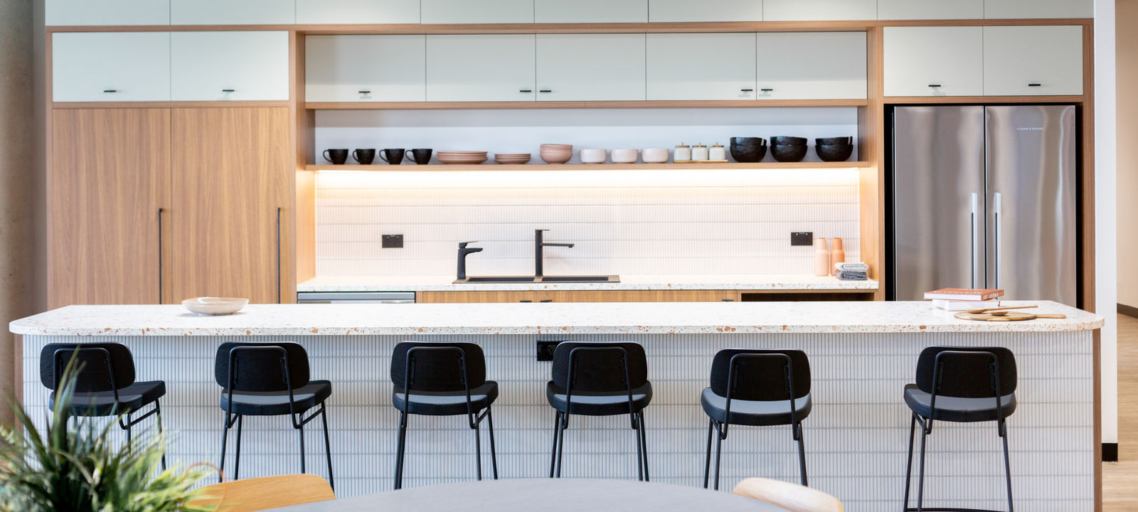 818 Bourke St, Docklands - Image 1