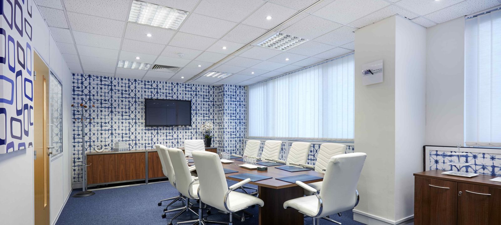 915 High Road, Finchley - Image 1