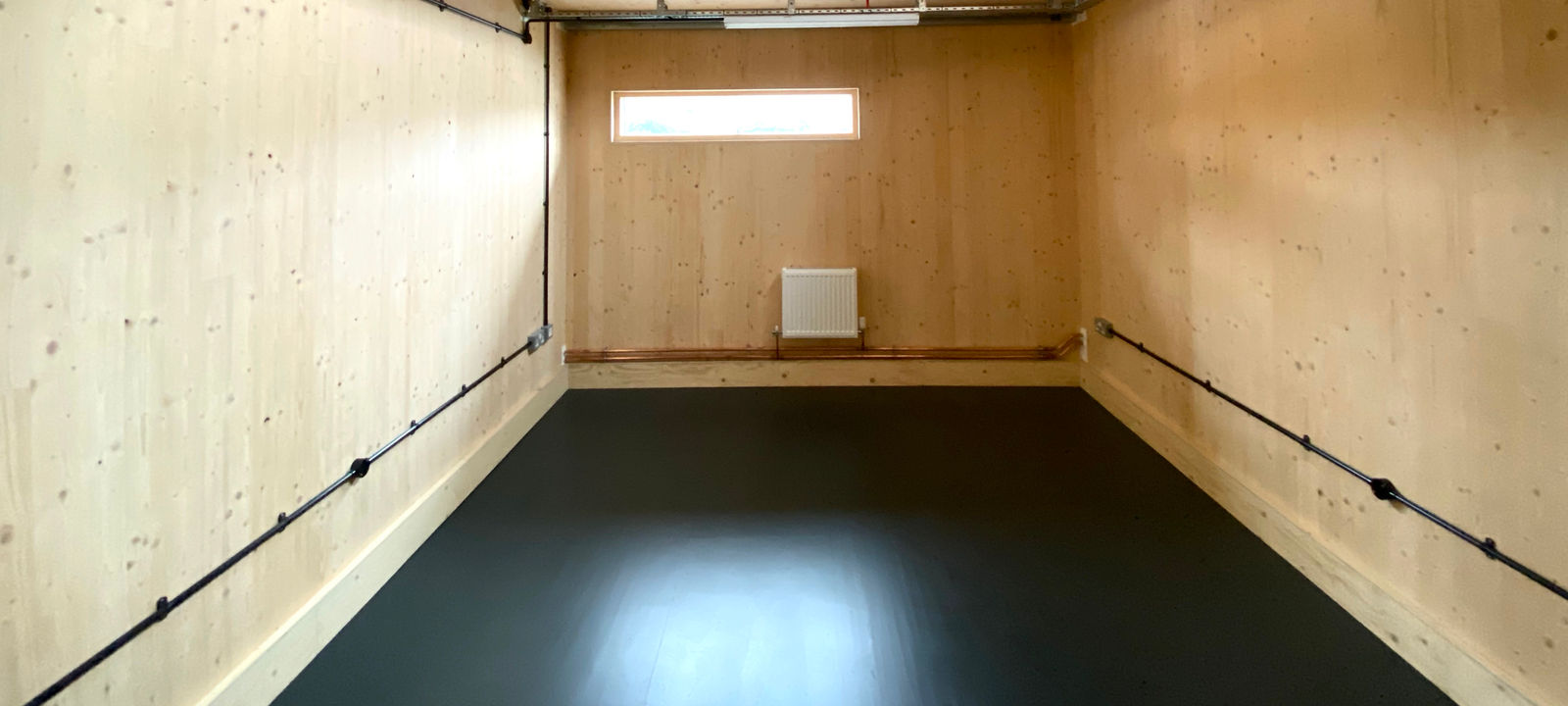 384 Abbott Rd, London - Image 1