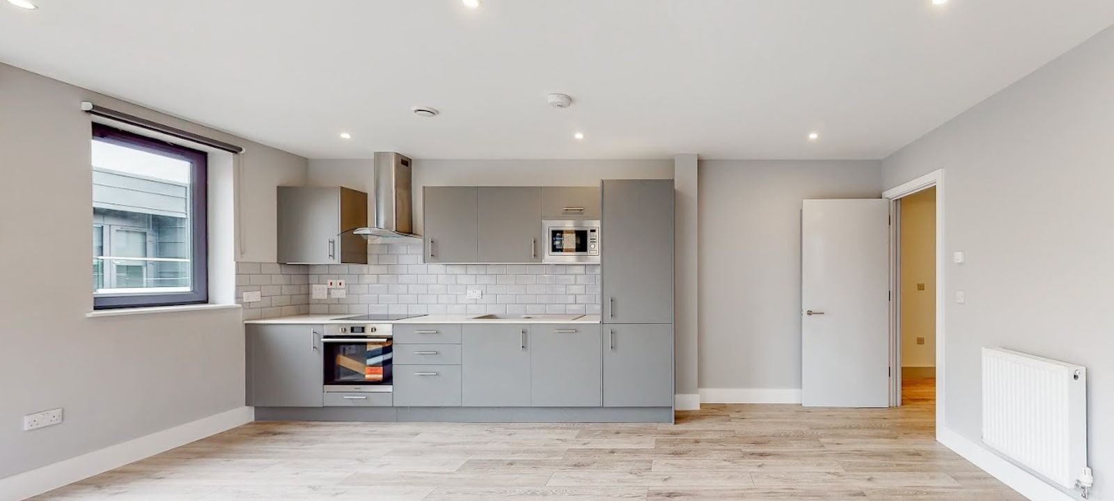 6 Station Approach Rd, Coulsdon - Image 1