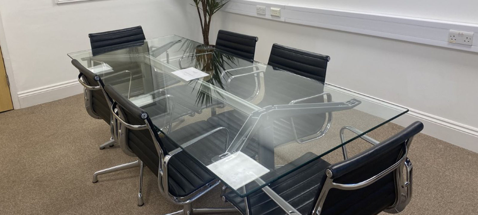 Kingston Road, Leatherhead Surrey - Image 1