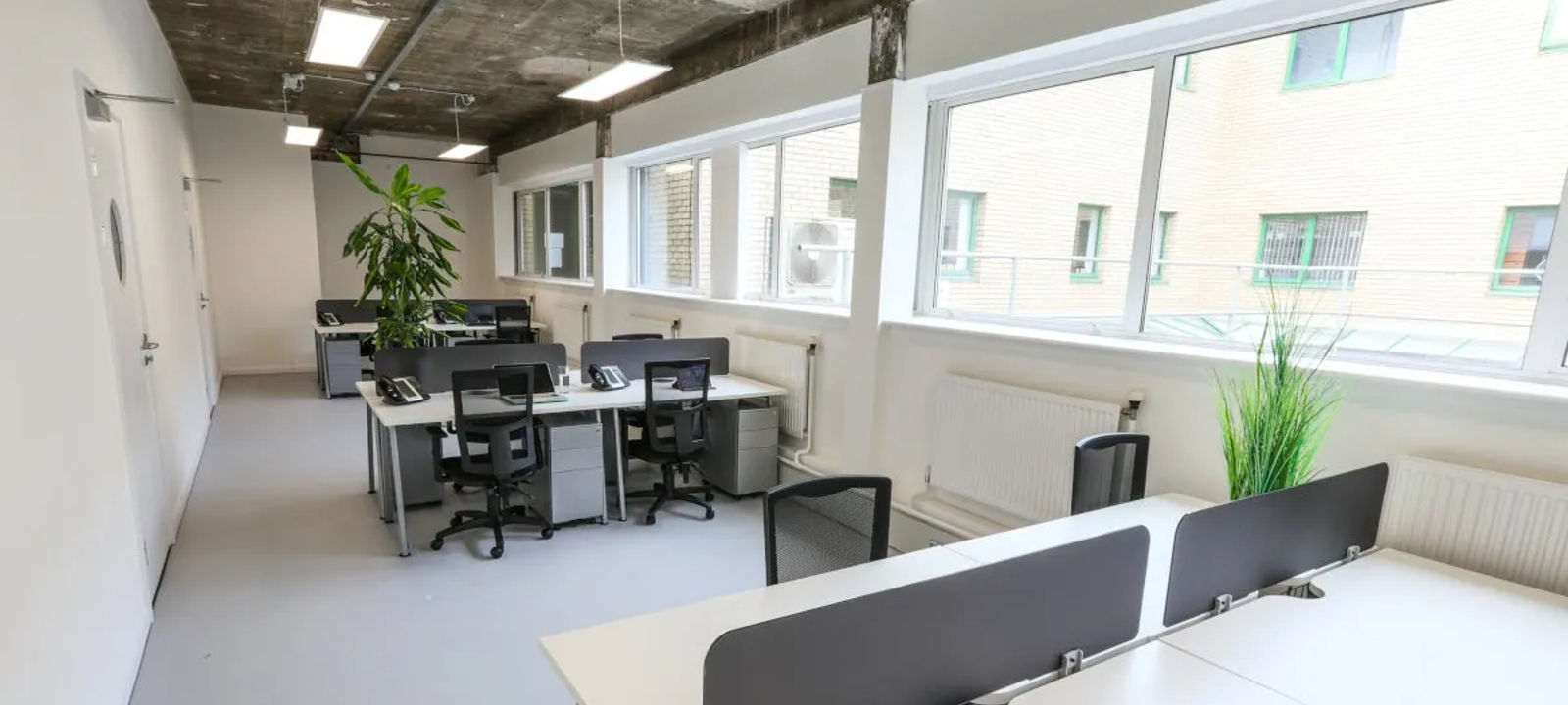 470 Bath Road, Bristol - Image 1