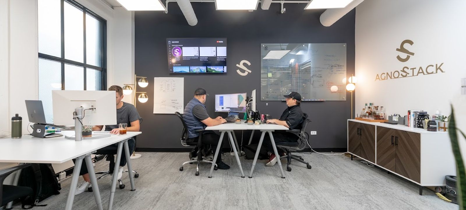 318 W Adams St, Chicago - Image 1