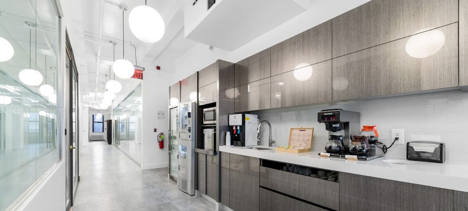 469 7 Avenue, New York - Image 1