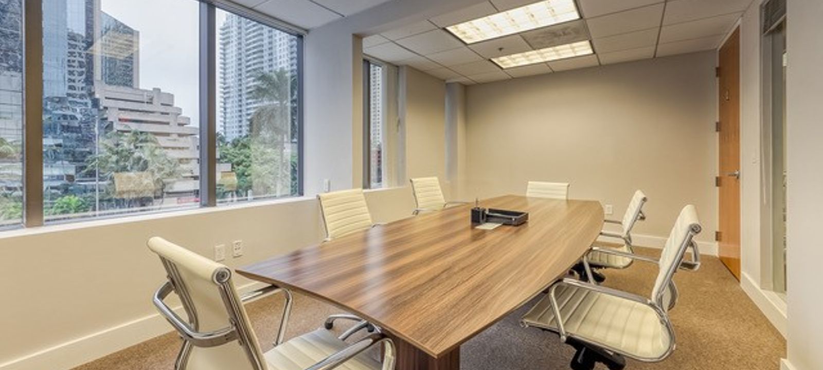 999 Brickell Ave, Miami - Image 1