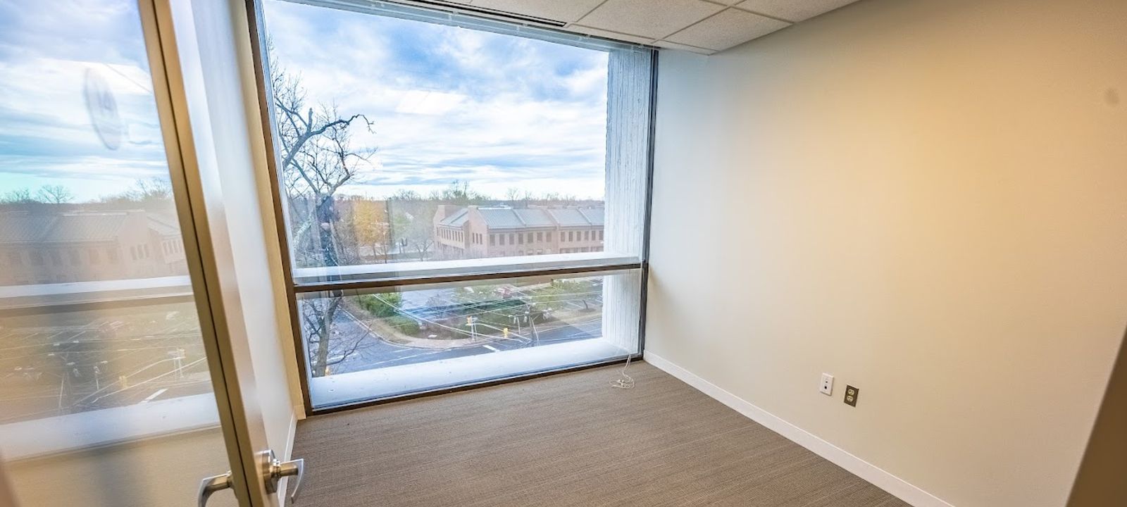 8320 Old Courthouse Rd, Vienna - Image 1