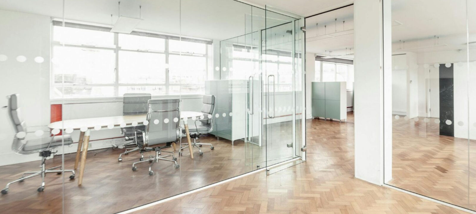 22-25 Eastcastle Street, Fitzrovia - Image 1