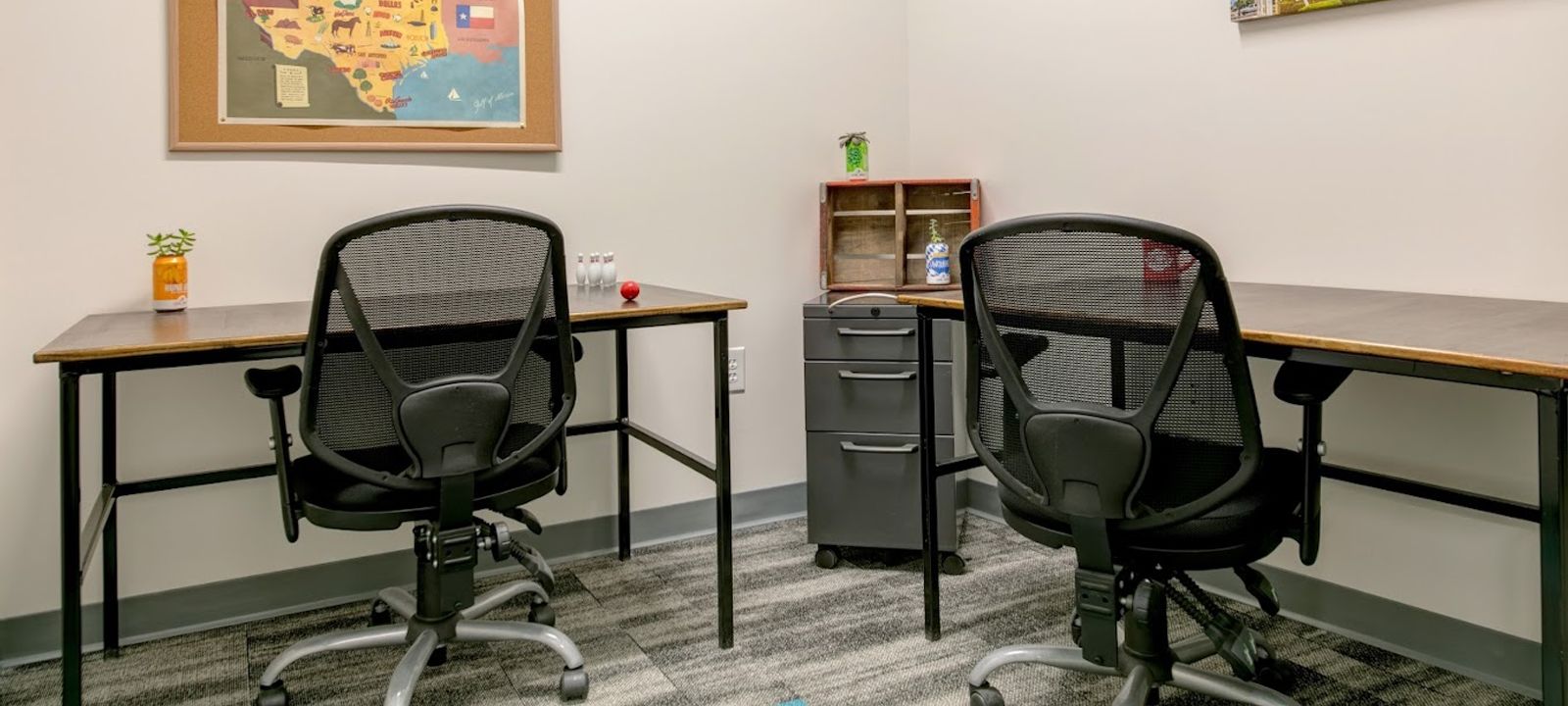 500 E Front St, Arlington - Image 1