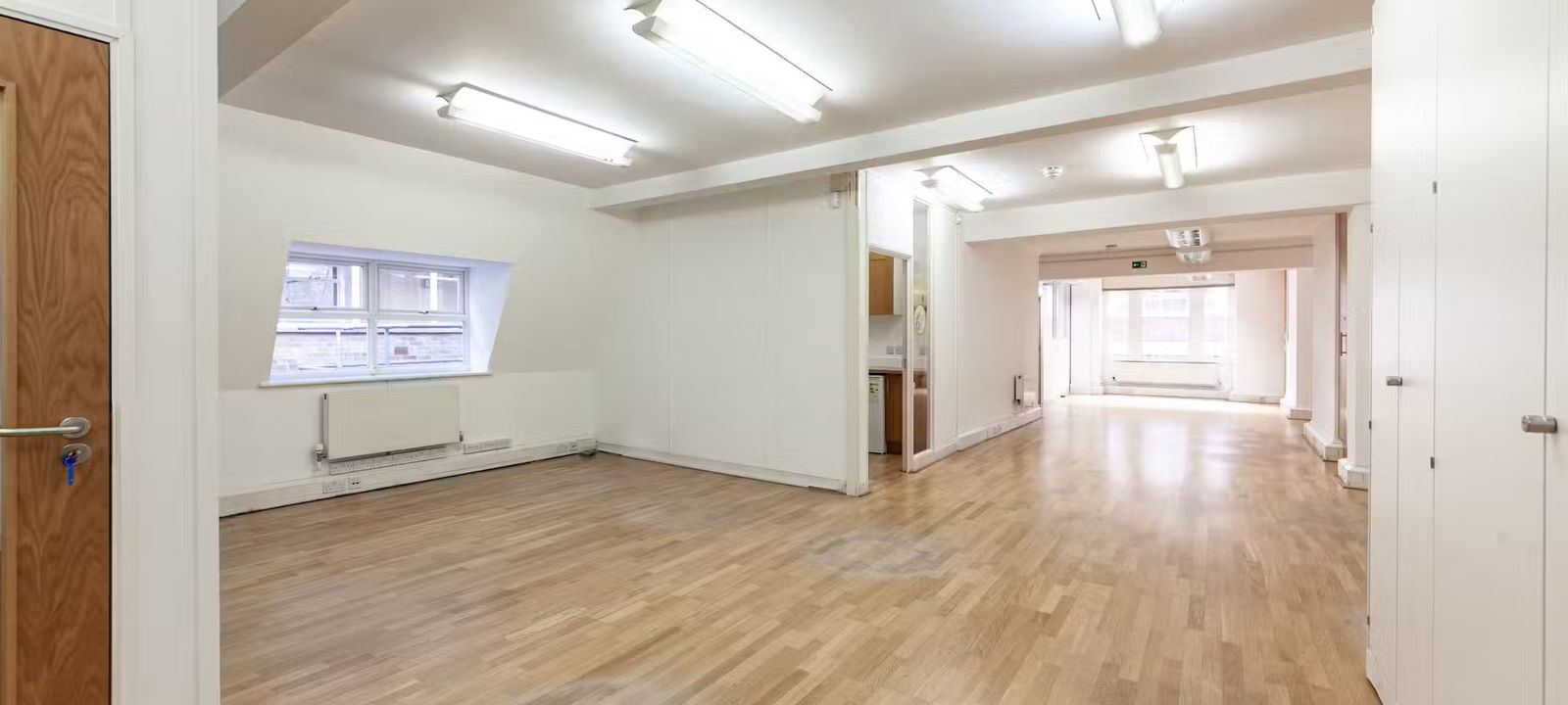 26 Eastcastle Street, Fitzrovia - Image 1