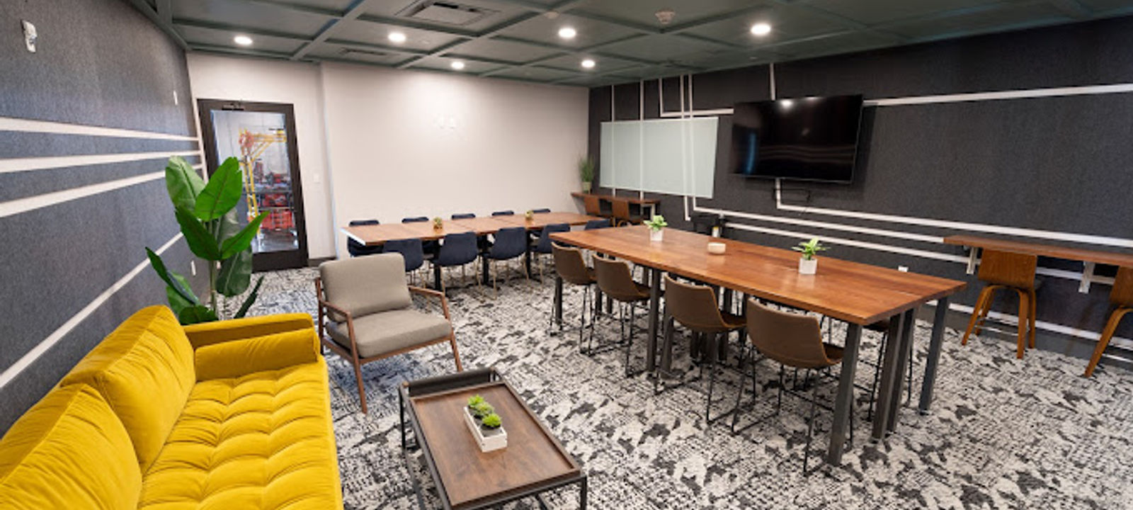 7875 Montgomery Rd, Cincinnati - Image 1