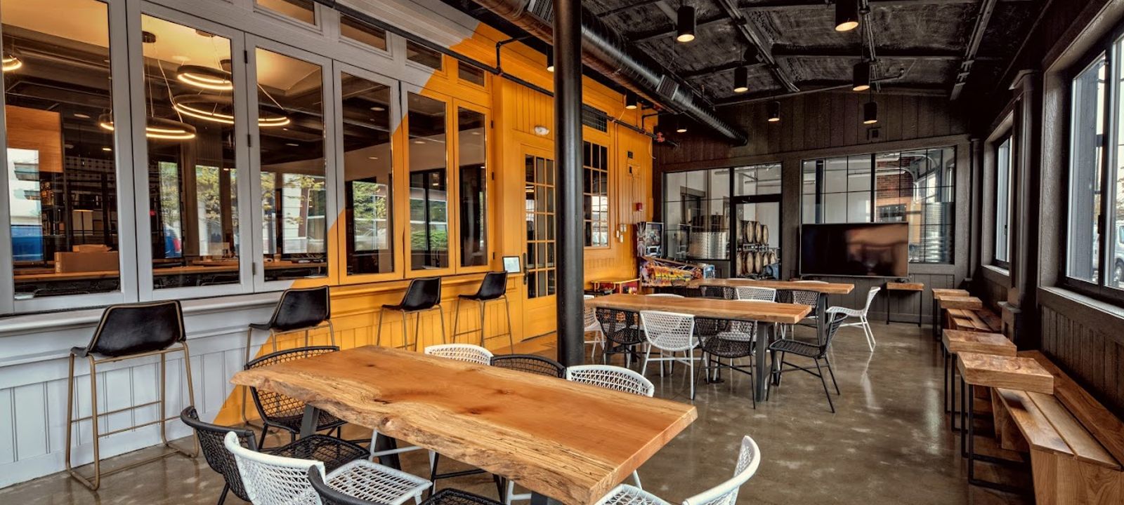 1554 Polaris Pkwy 1554 Polaris Pkwy, Columbus - Image 1