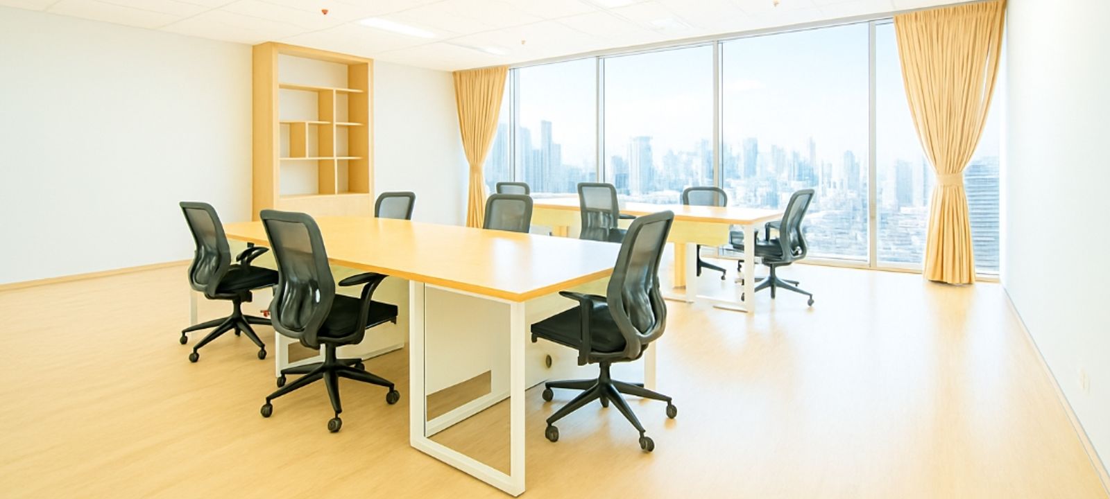 Chit Lom Alley Ploenchit Road, Pathum Wan - Image 1