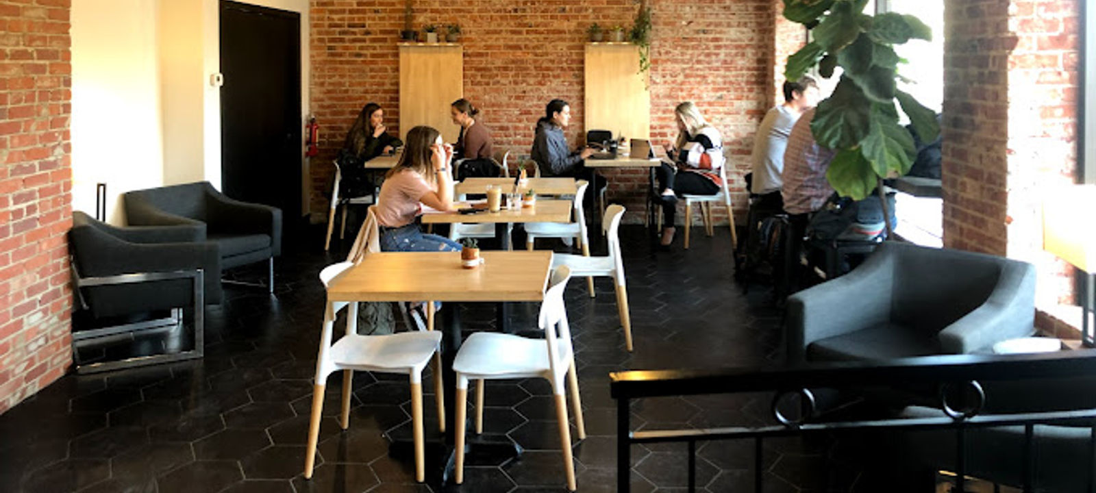 211 N 14th St, Lincoln - Image 1