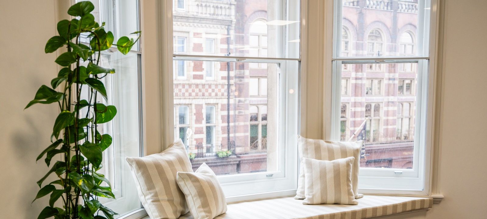 166 Piccadilly, St James's - Image 1