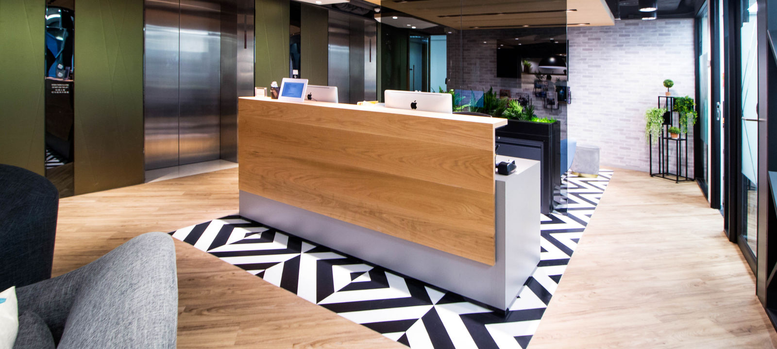 18 Harcourt Road Admiralty, Hong Kong Island - Image 1