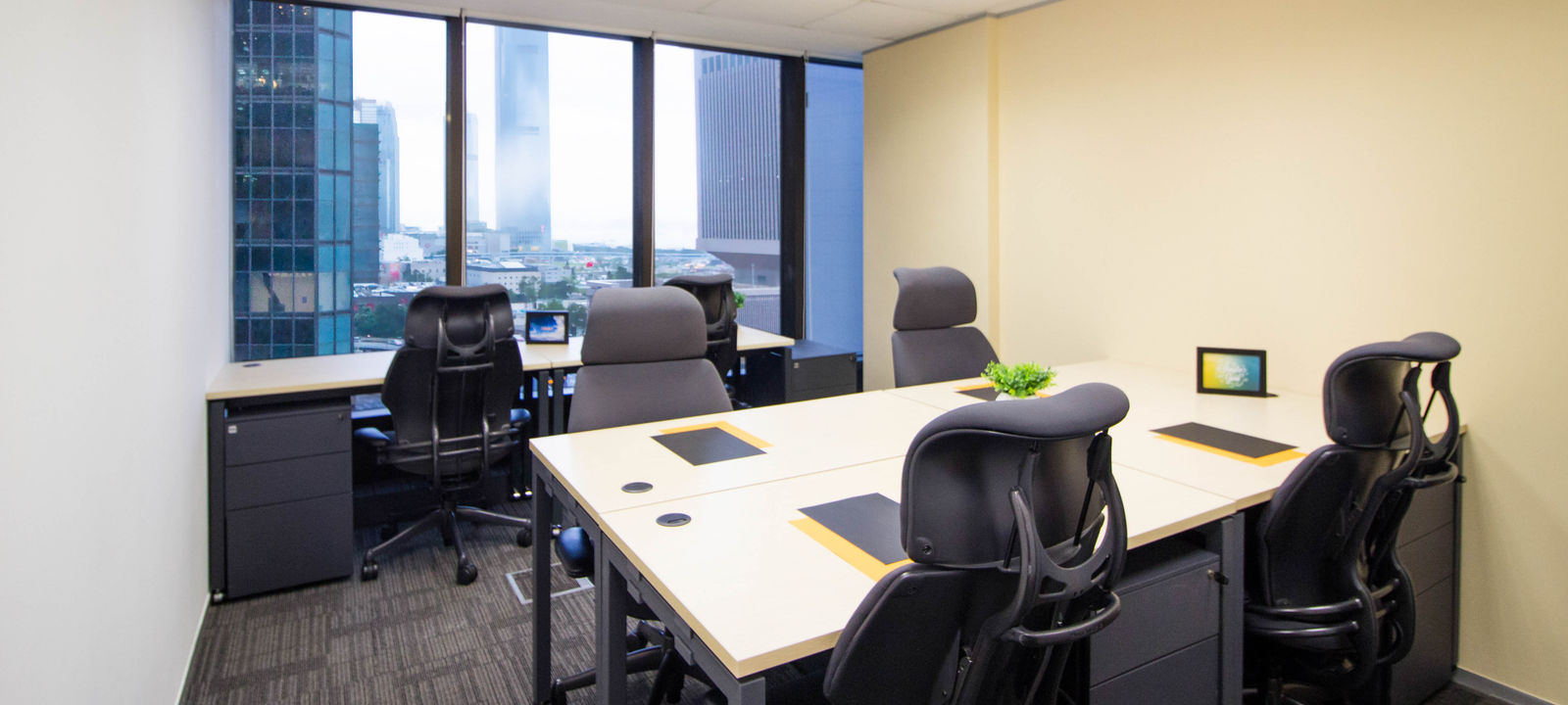 18 Harcourt Road Admiralty, Hong Kong Island - Image 1