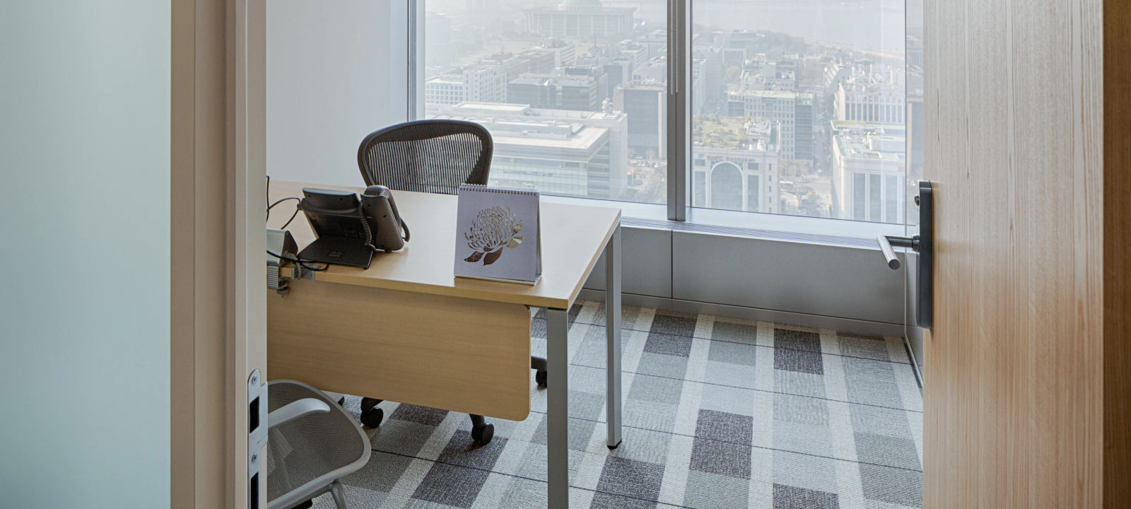 10 Gukjegeumyung-ro, Youngdeungpo-gu - Image 1