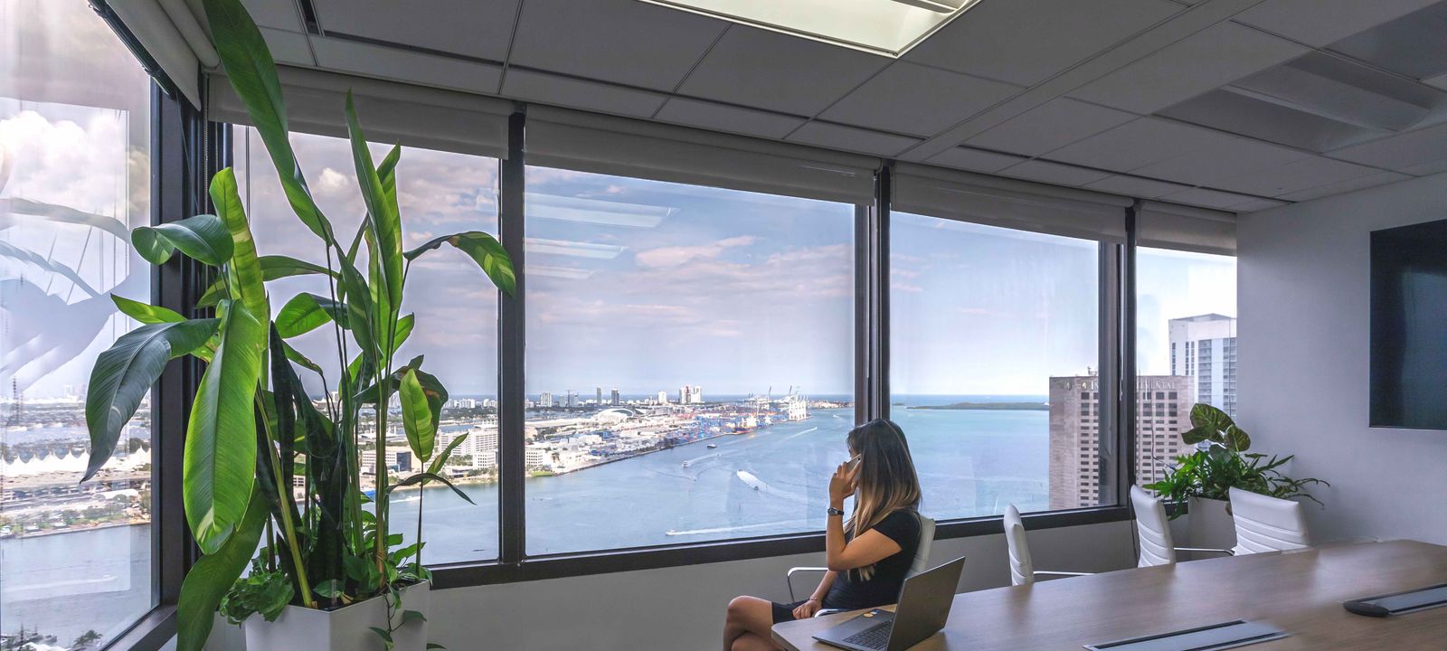 2 S Biscayne Blvd, Miami - Image 1