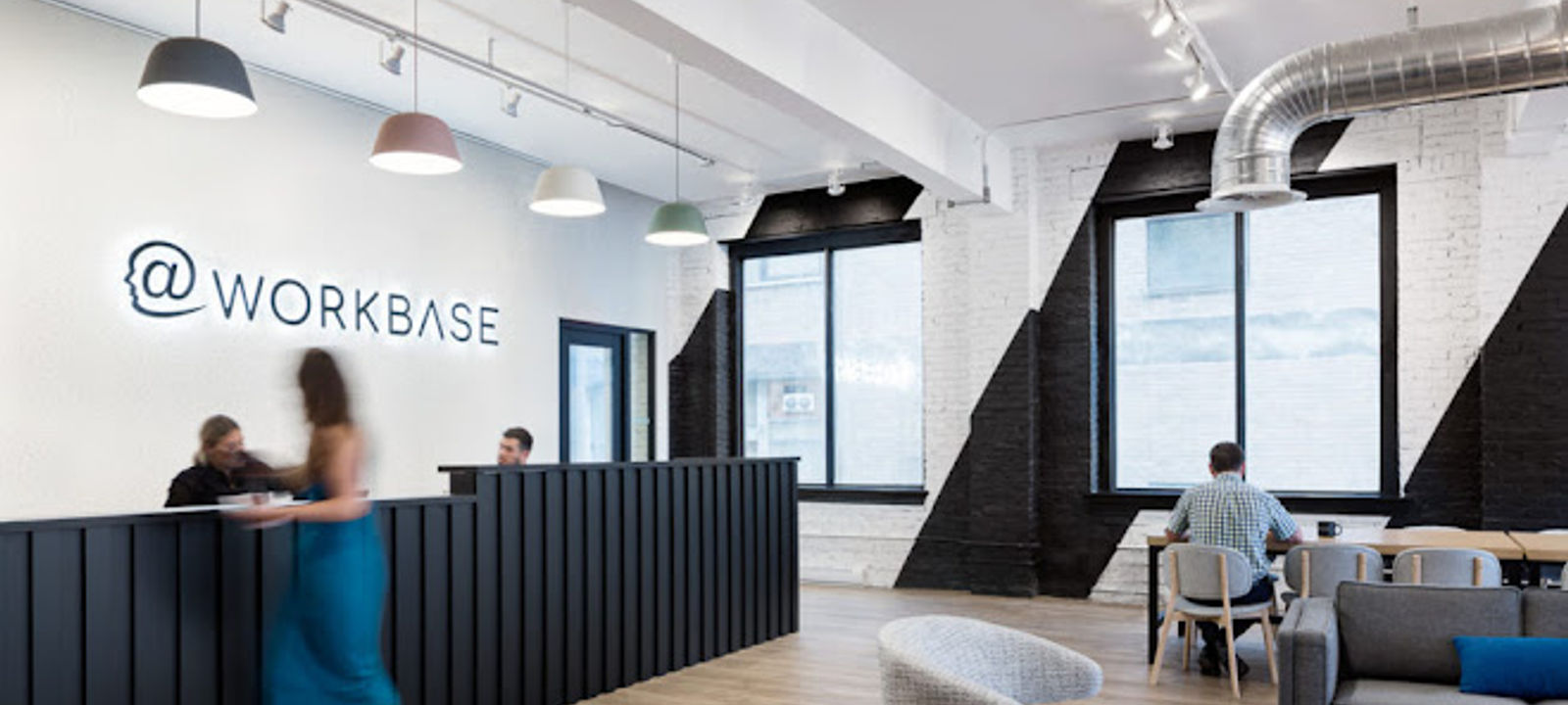 486 Saint-Catherine St W, Montreal - Image 1