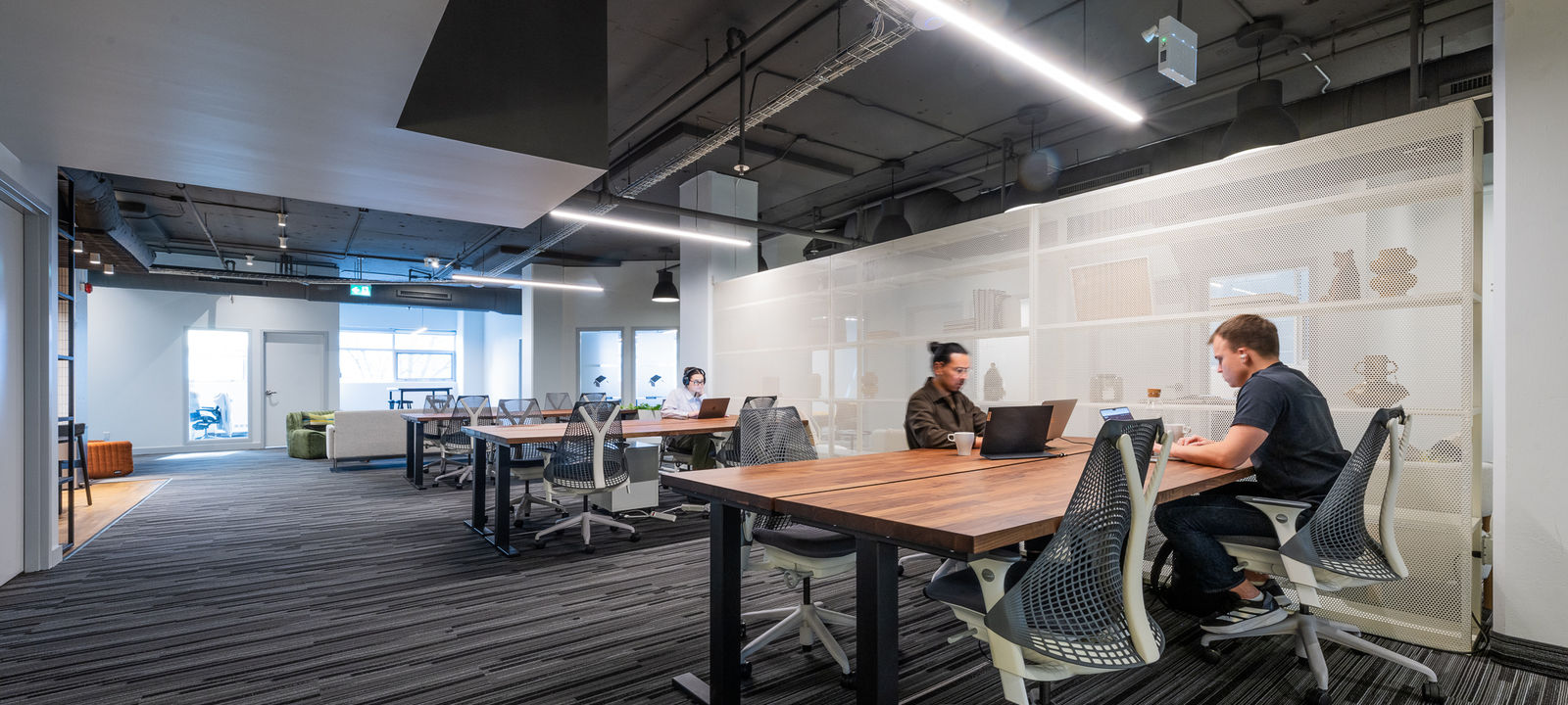 410 Adelaide Street West, Toronto - Image 1