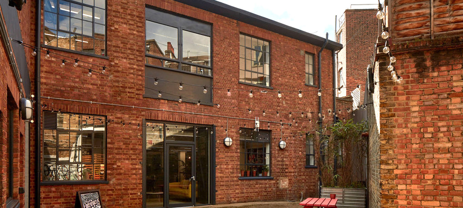 25 Holywell Row, Greater London - Image 1