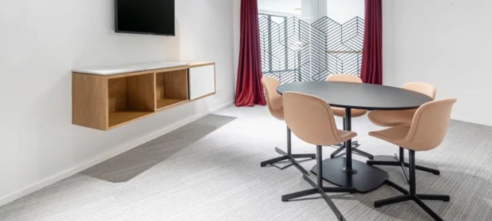 Av Eloy Alfaro E6-24 Y Calle Francisco Andrade Marin, Quito - Image 1