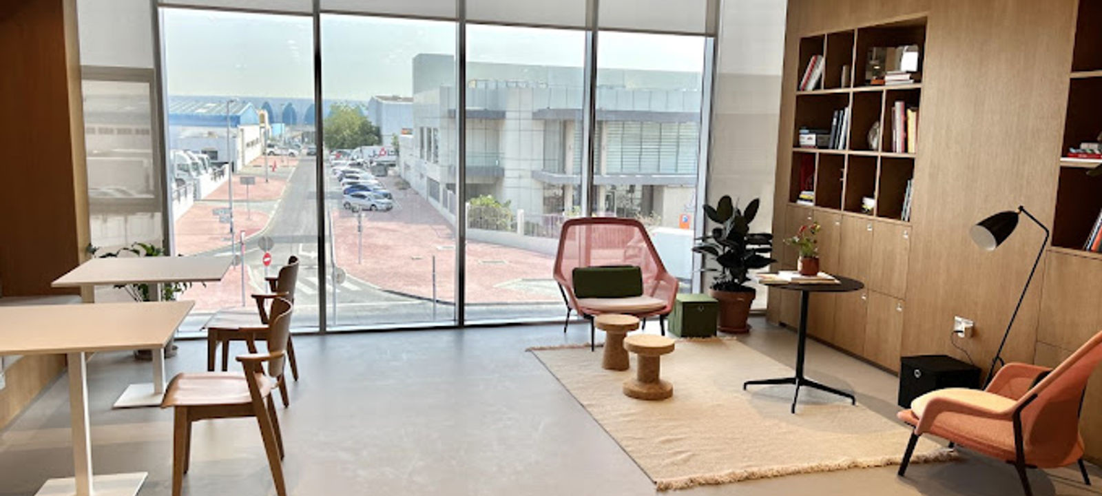 11 17th St - Umm Ramool, Commercity - Image 1