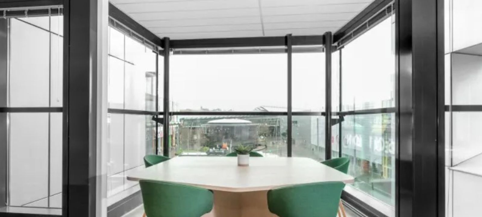 Via Samborondon Km 15 Edificio Los Arcos Plaza Torre 2 B, Guayaquil - Image 1